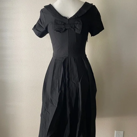 Black Pleated Fit and Flare Midi Dress - Picture 6 of 10